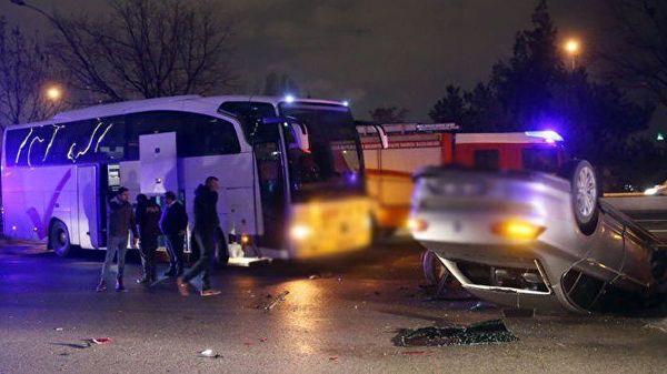 Волейболисты "Зенита" попали в аварию в Турции